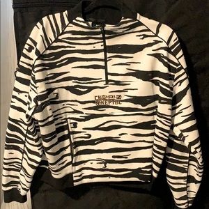 Nike DriFit Korea Sweater . Size Medium